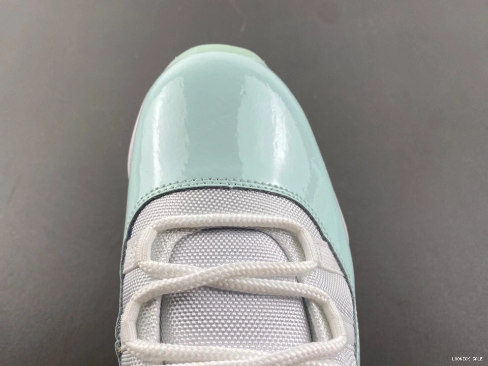 Reps Air 'Igloo' Low  11 Retro Jordan AH7860-103 0512